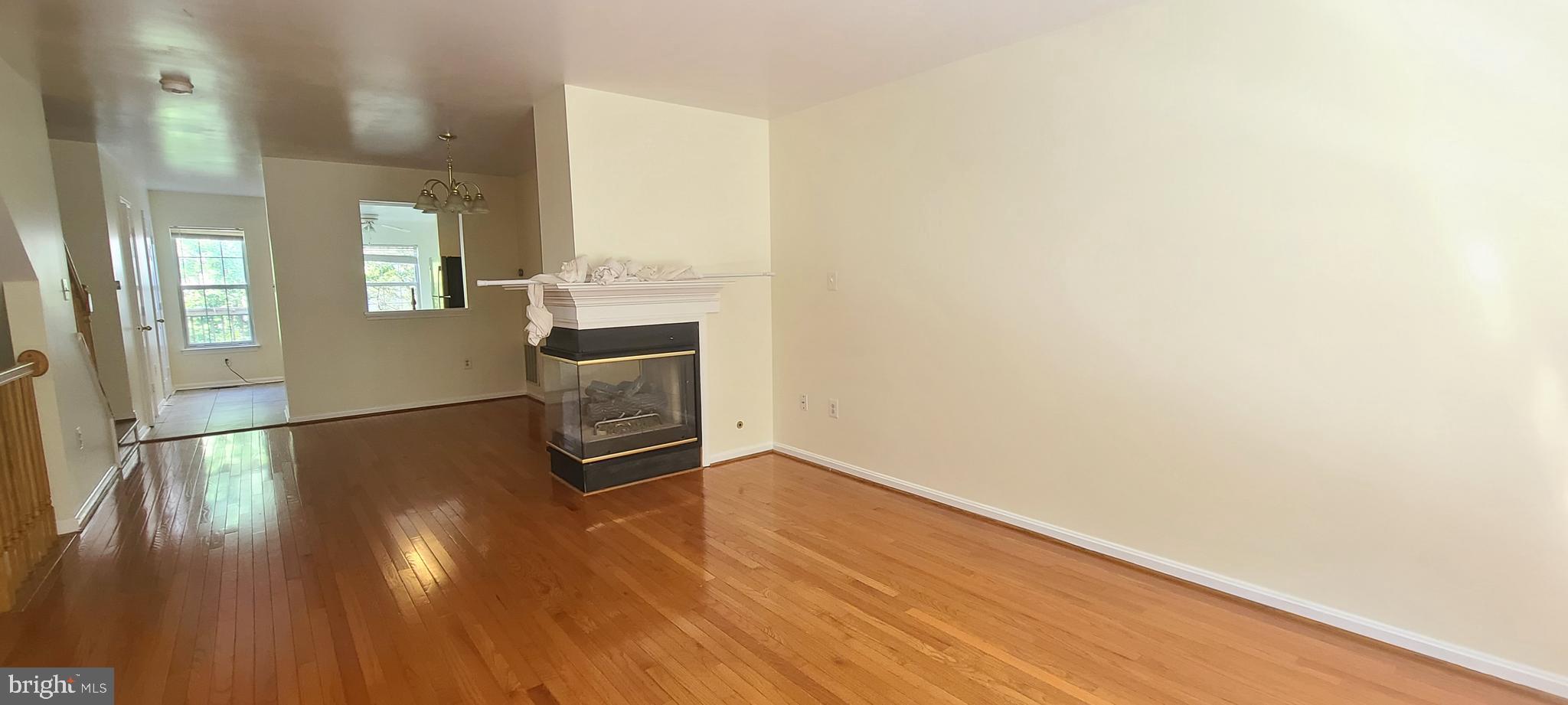 MCNAIR FARMS LANDBAY 11 - Residential Lease