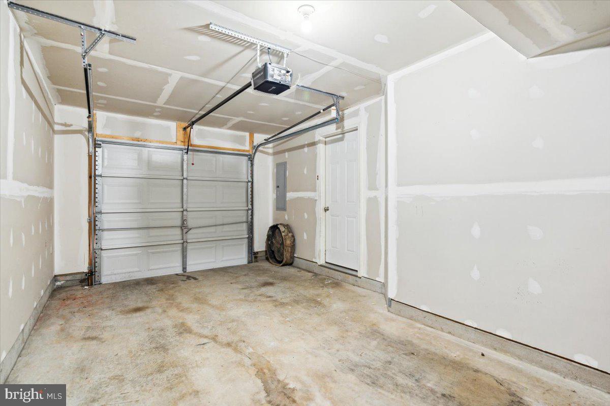 STONEBROOK VILLAGE - Residential Lease