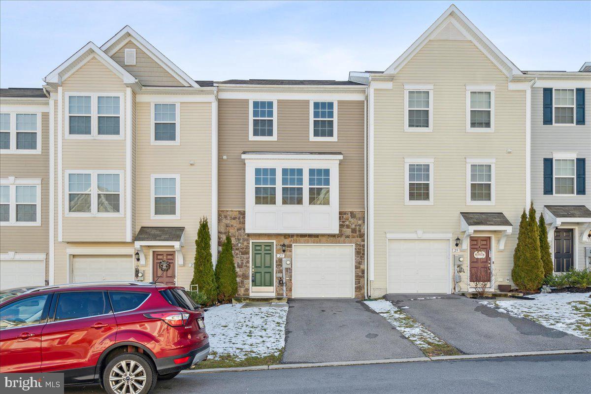 STONEBROOK VILLAGE - Residential Lease