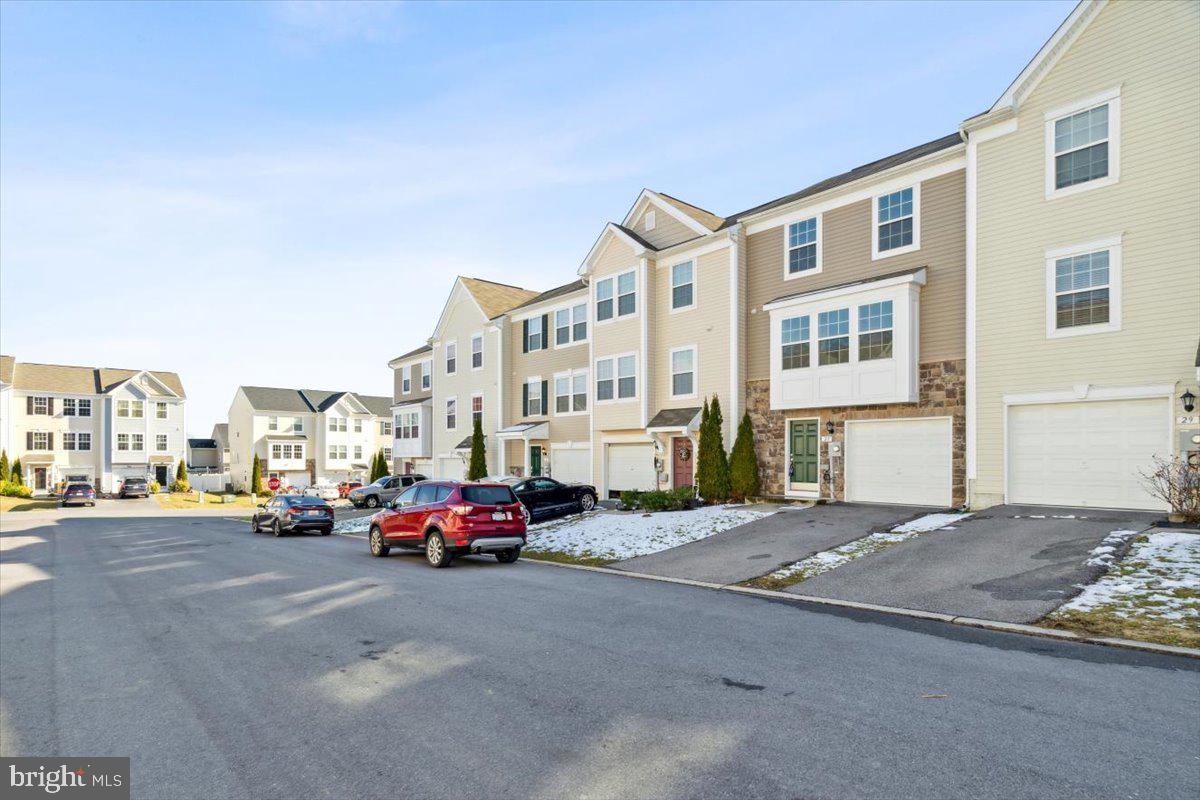 STONEBROOK VILLAGE - Residential Lease