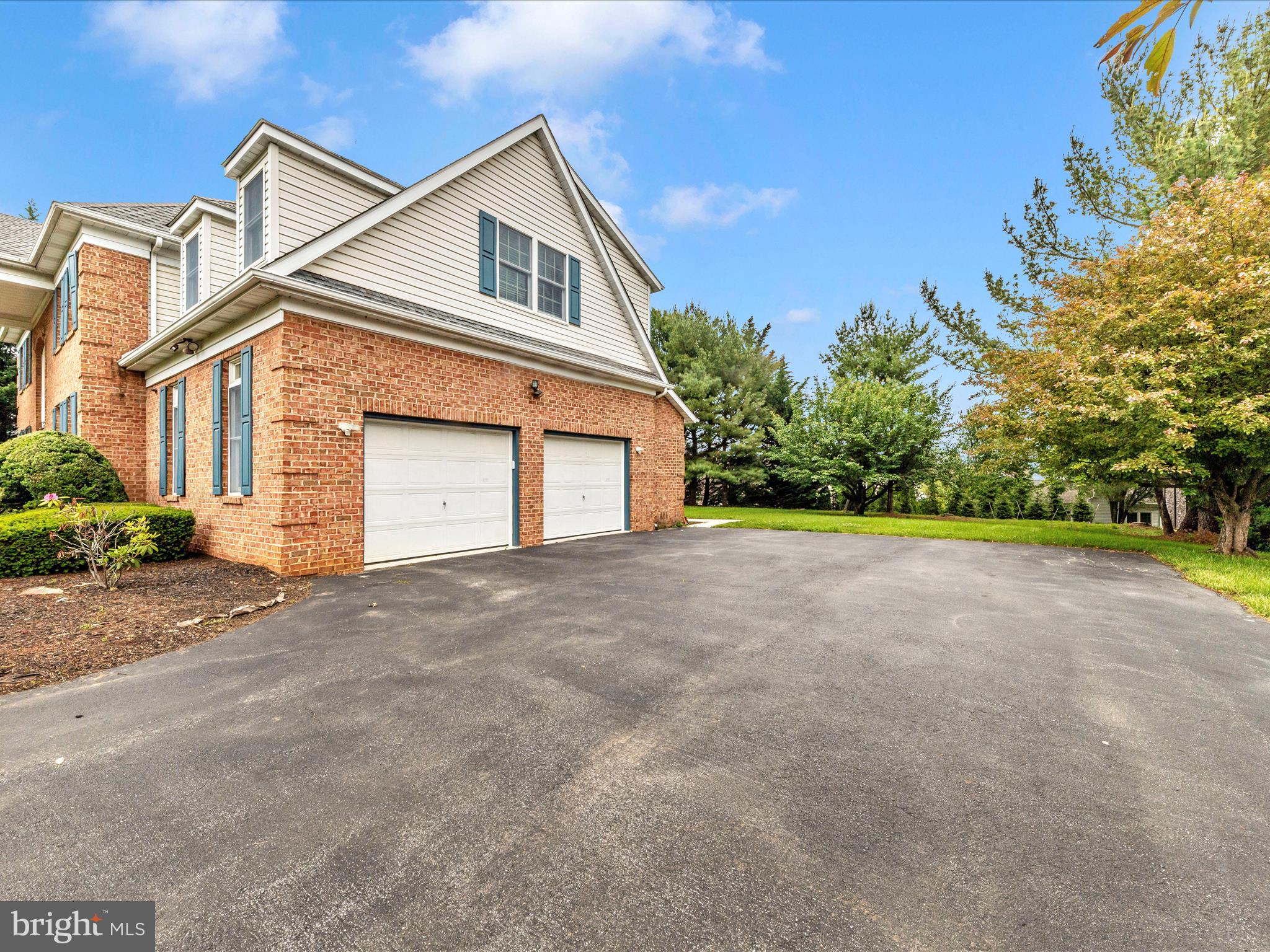 FOUNTAIN HEAD - Residential