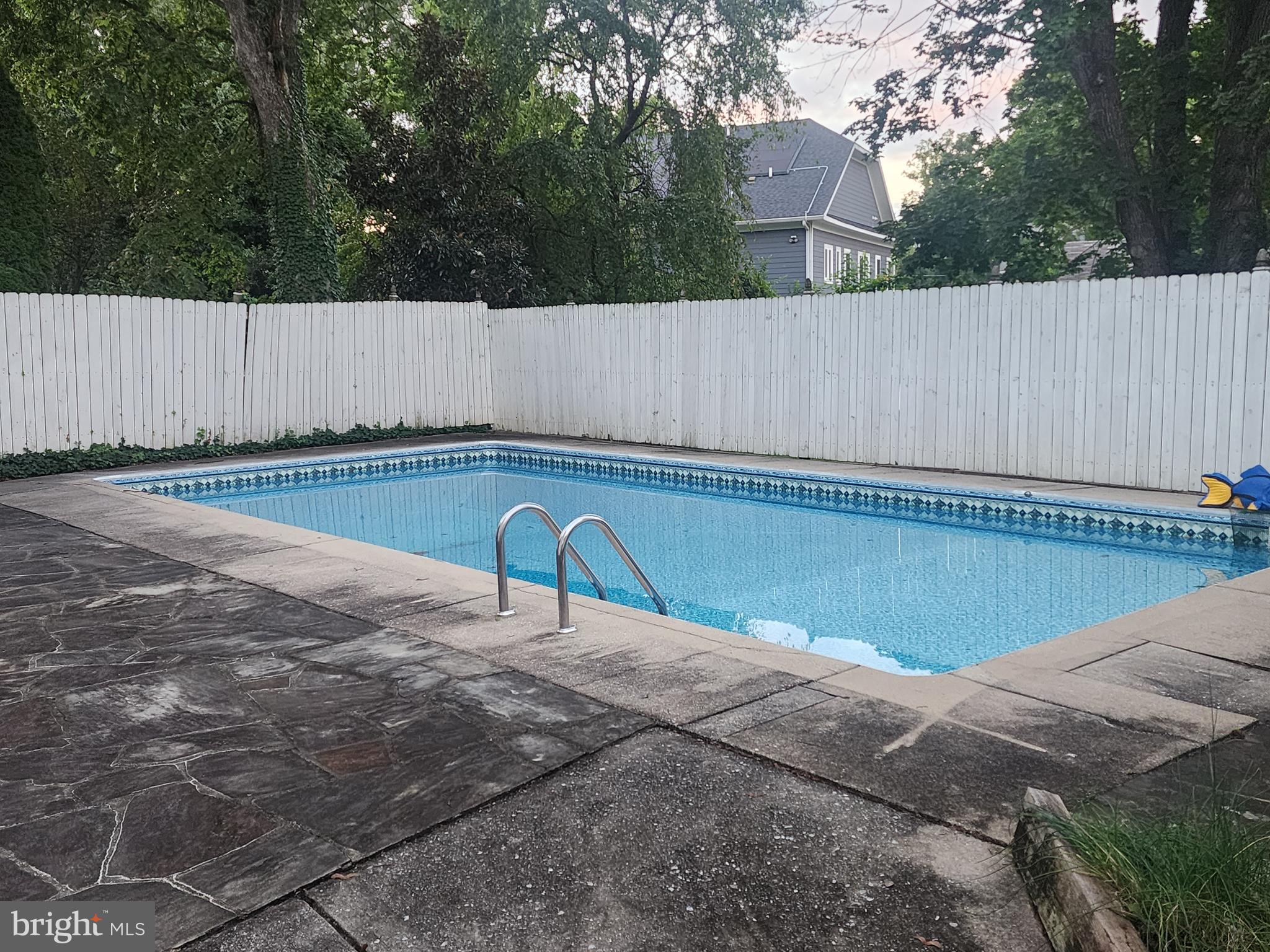 ALTA VISTA GARDENS - Residential Lease