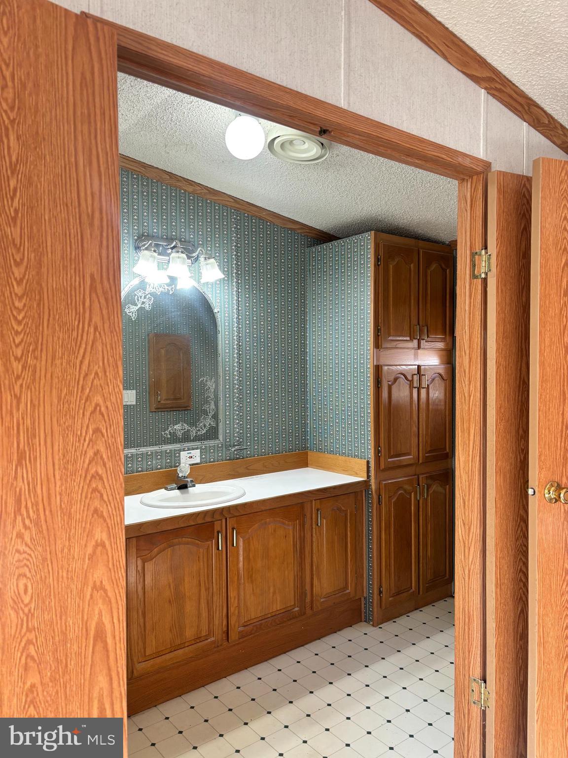 HARFORD MOBILE VILLAGE - Residential