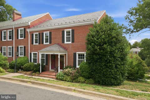 Condo For Sale - 2947 S Dinwiddie Street<br/> ARLINGTON, VA 22206