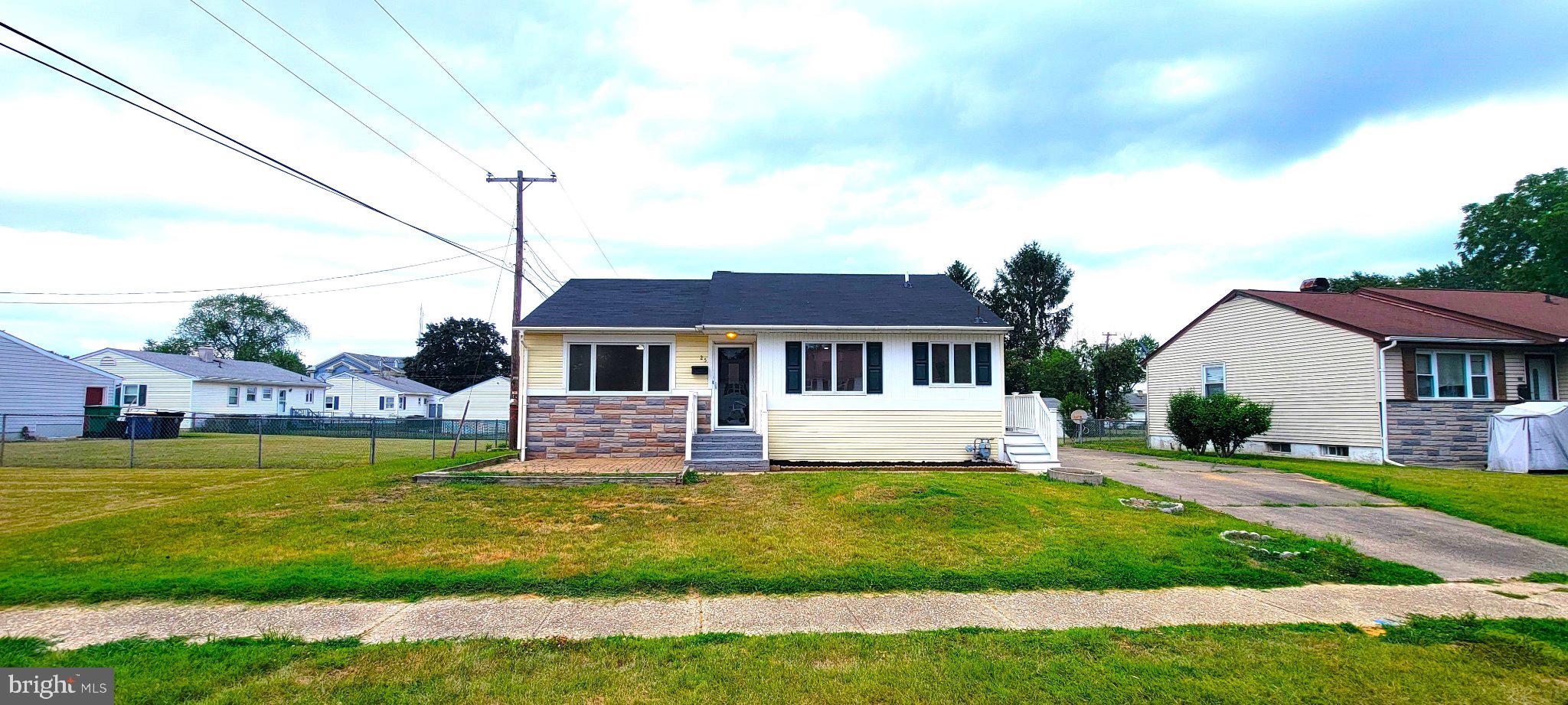 25 BRIAR LANE