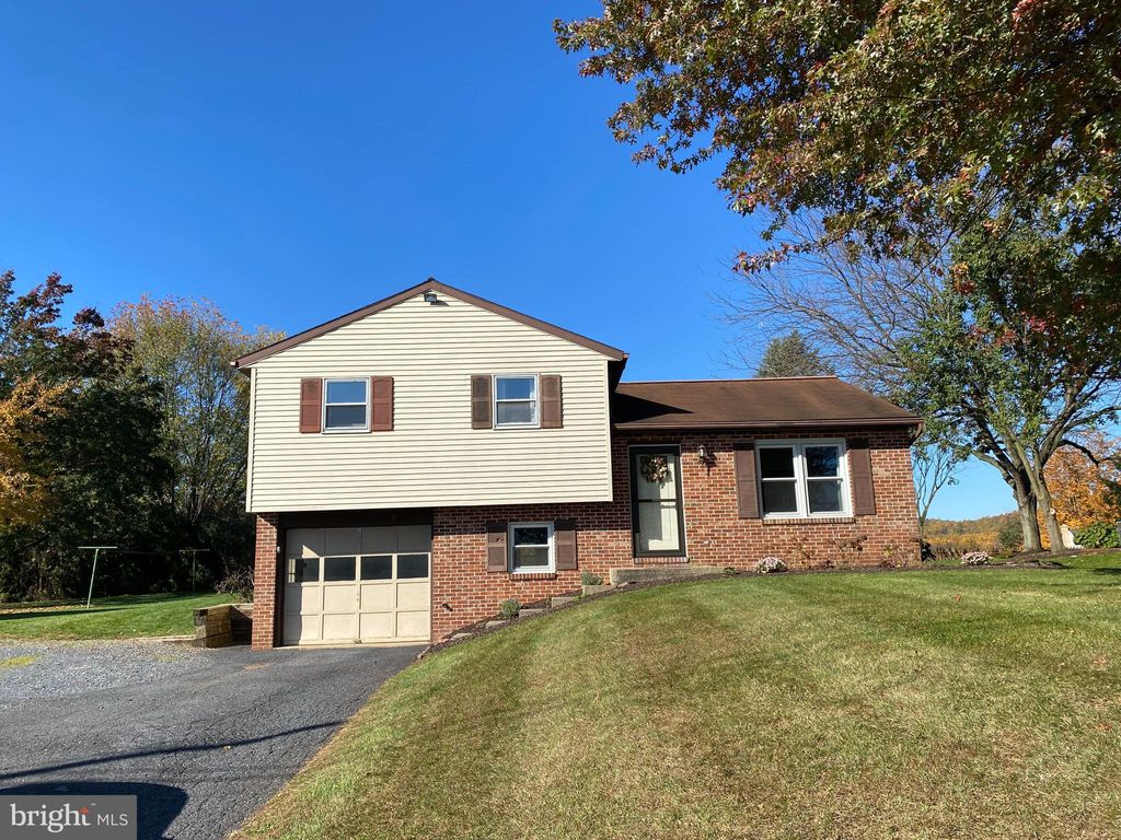 Photo of 960 Sun Valley Road, Stevens, PA 17578 (MLS # PALA2043290)