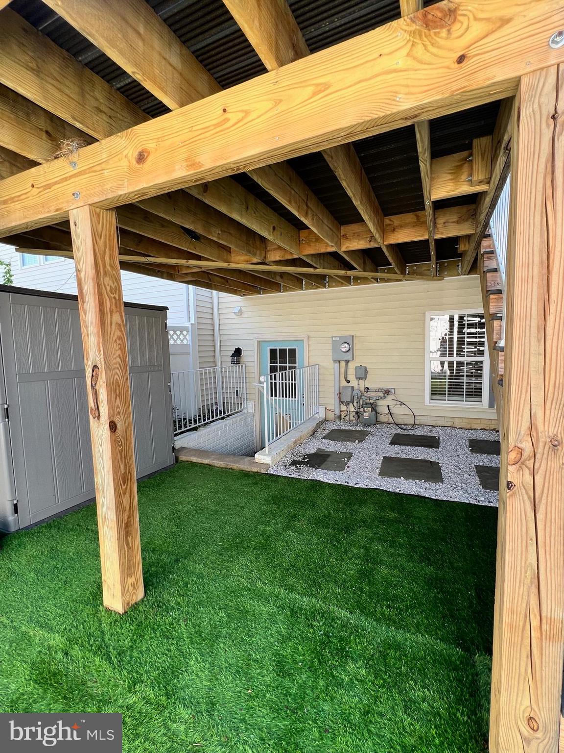 HUNTFIELD - Residential Lease