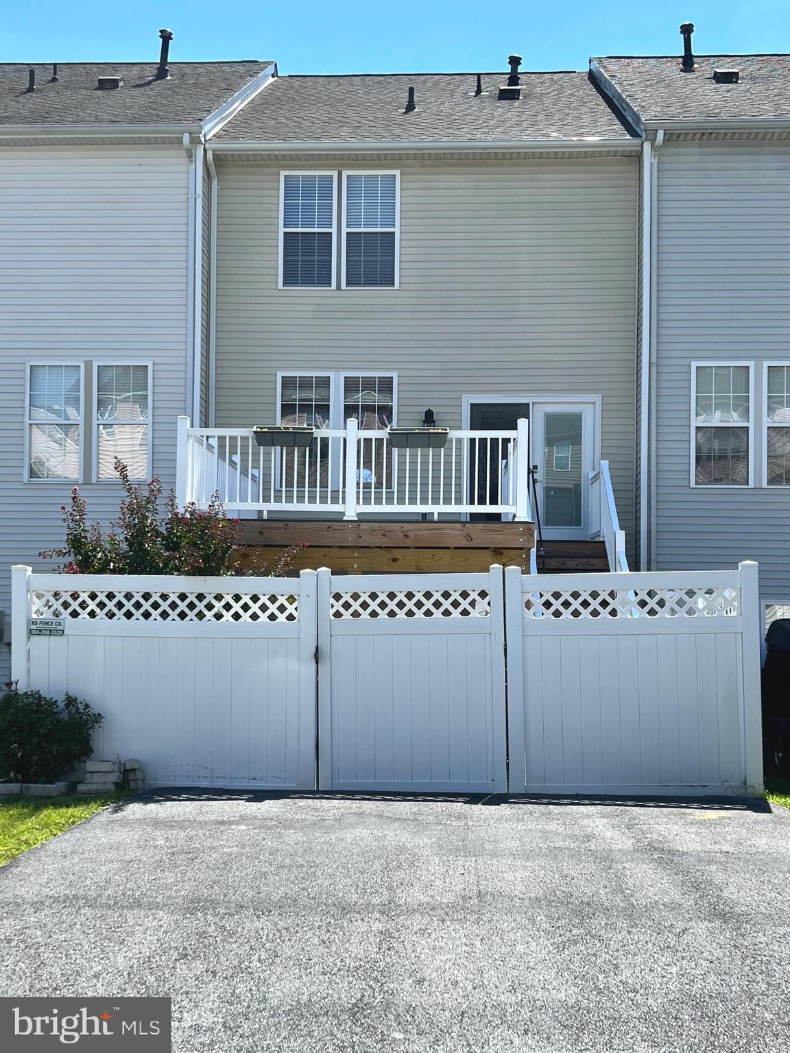 HUNTFIELD - Residential Lease