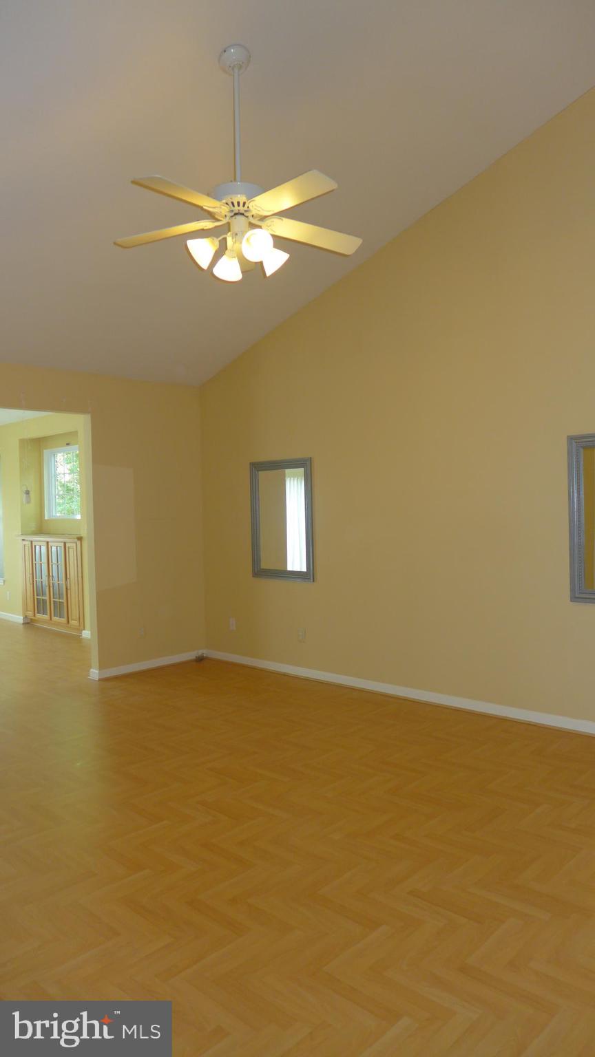 VINEYARD OAK - Residential Lease