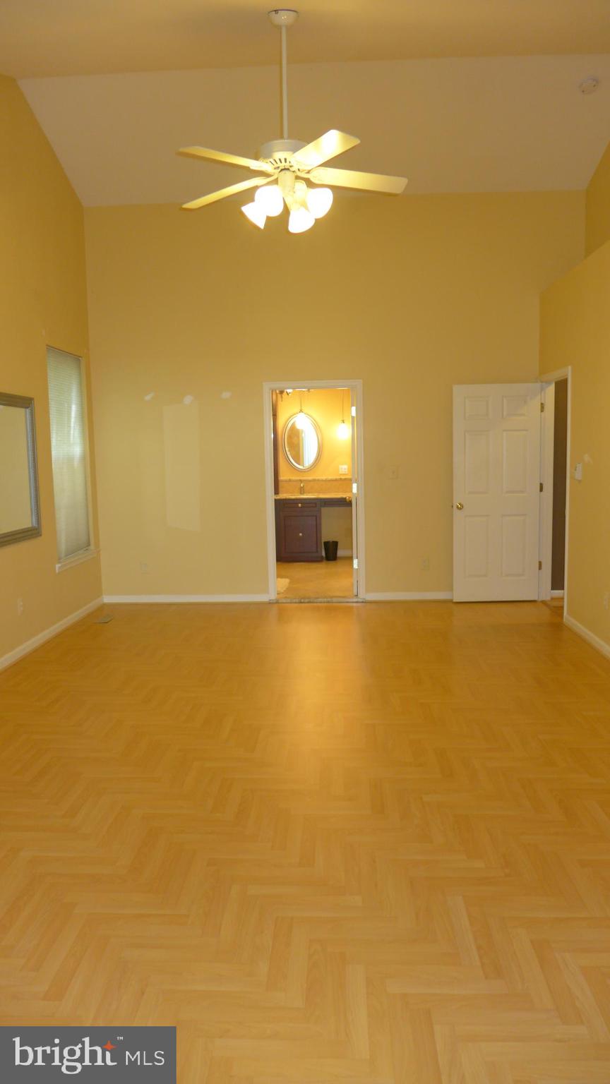 VINEYARD OAK - Residential Lease