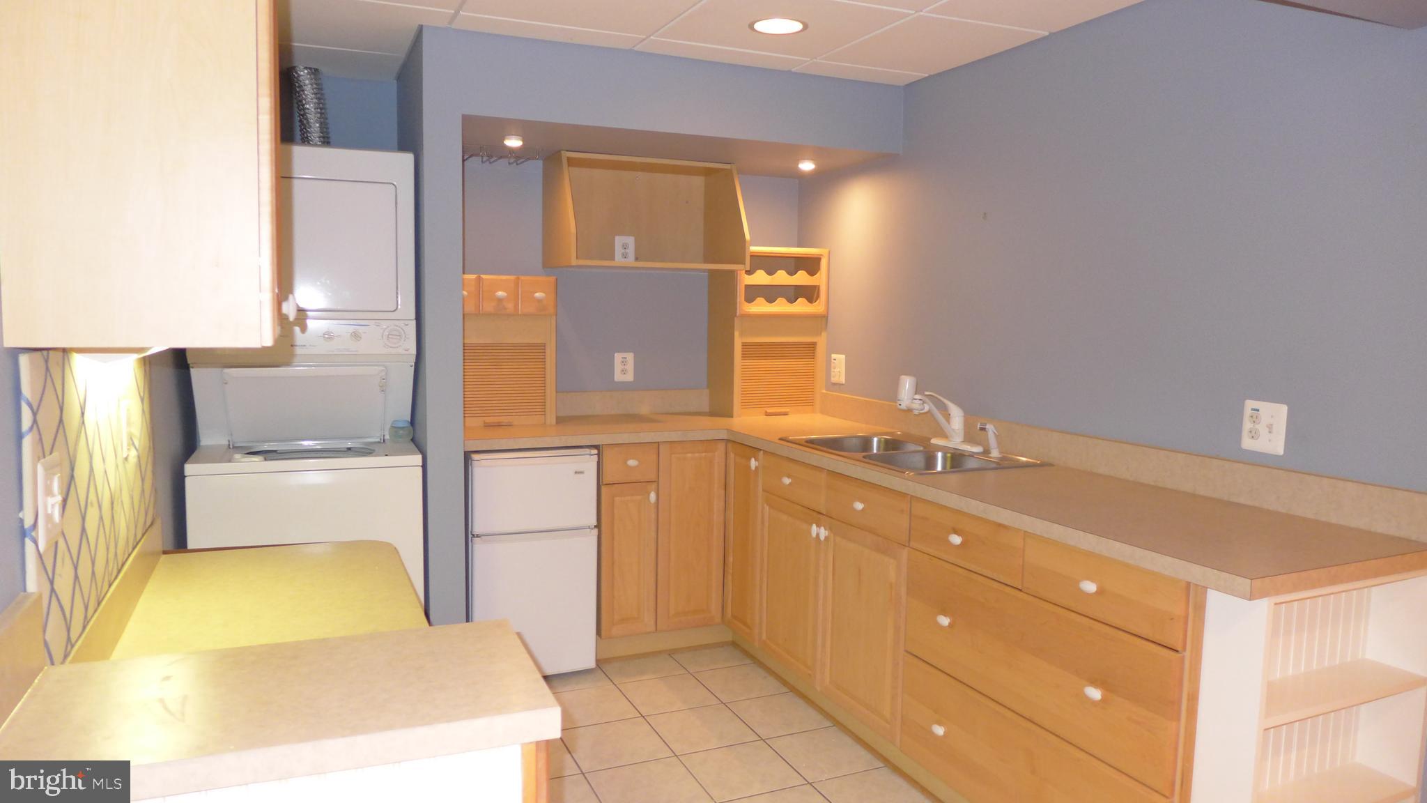 VINEYARD OAK - Residential Lease