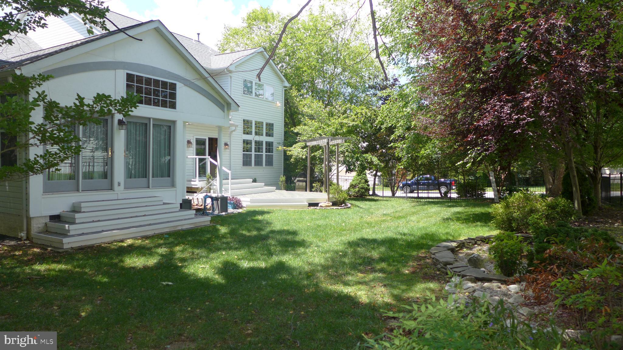 VINEYARD OAK - Residential Lease