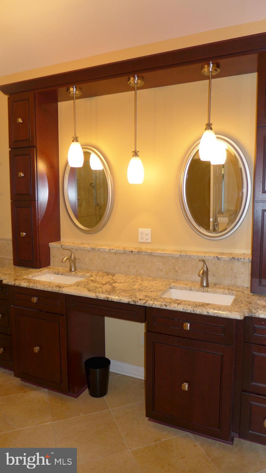 VINEYARD OAK - Residential Lease