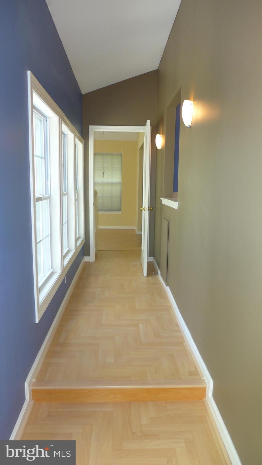 VINEYARD OAK - Residential Lease