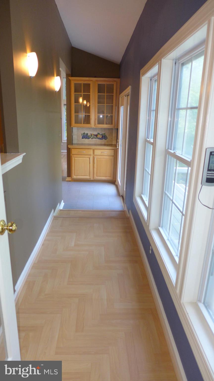 VINEYARD OAK - Residential Lease