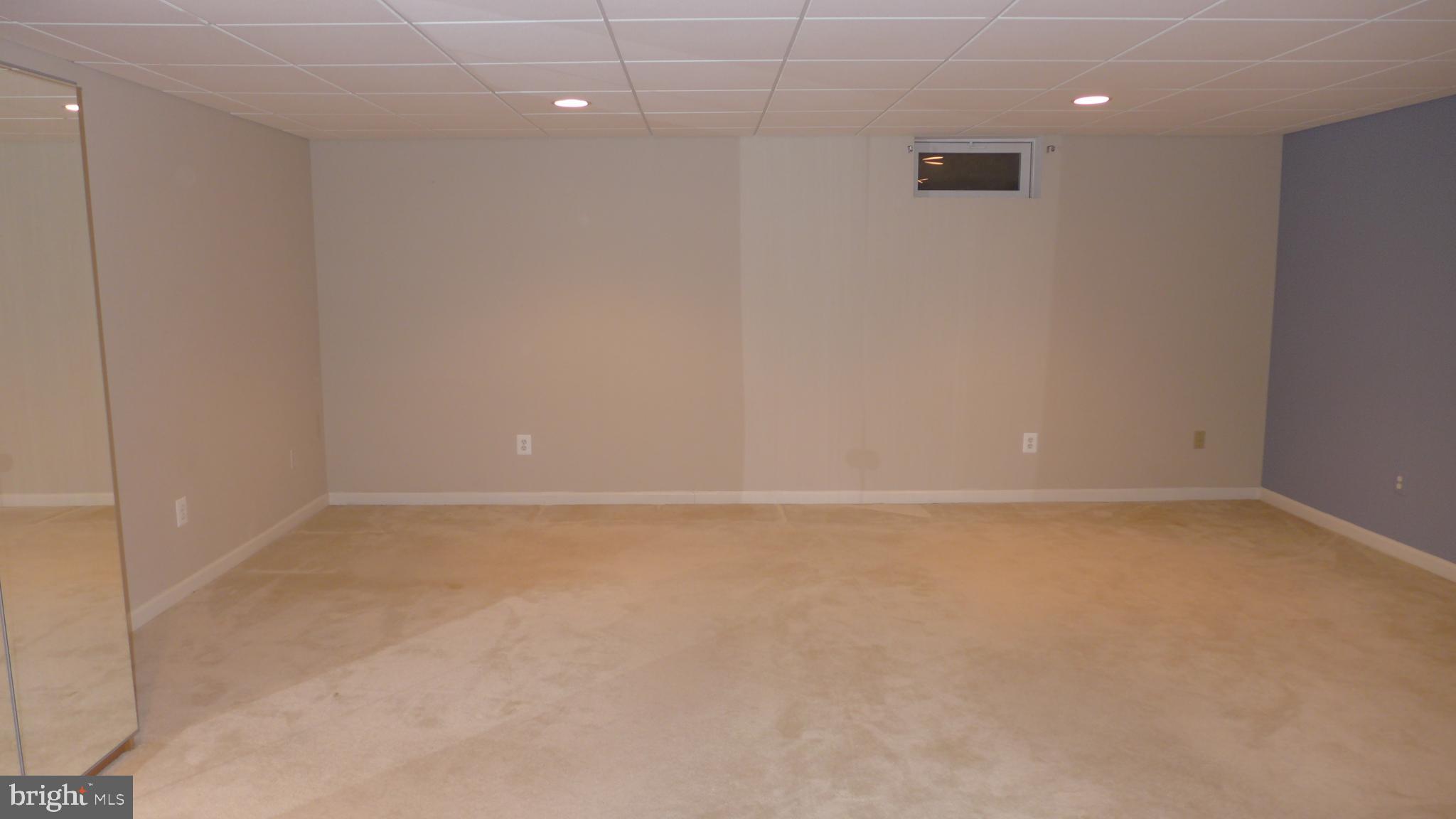 VINEYARD OAK - Residential Lease