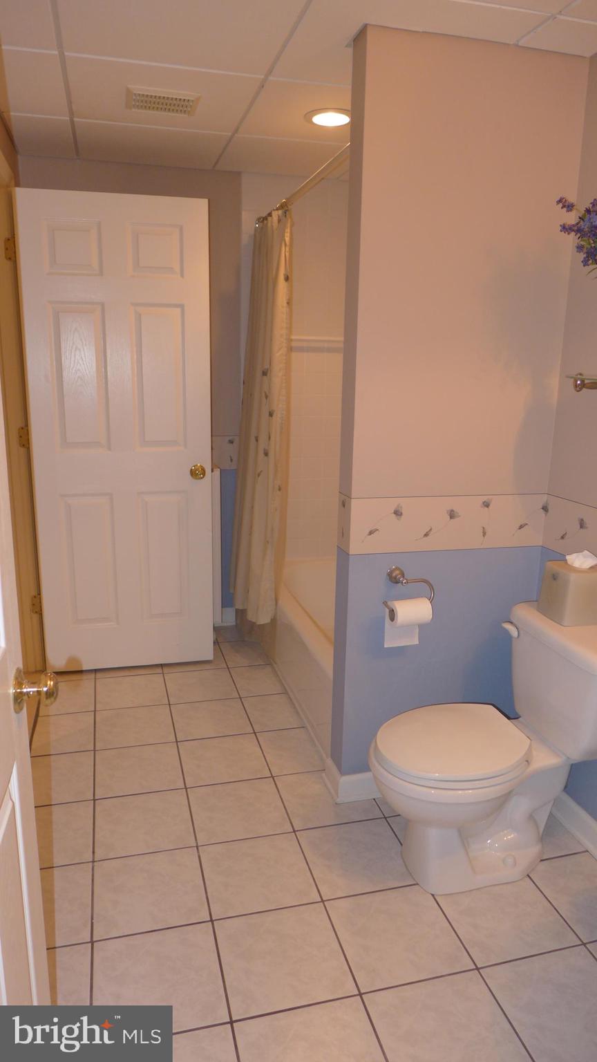 VINEYARD OAK - Residential Lease