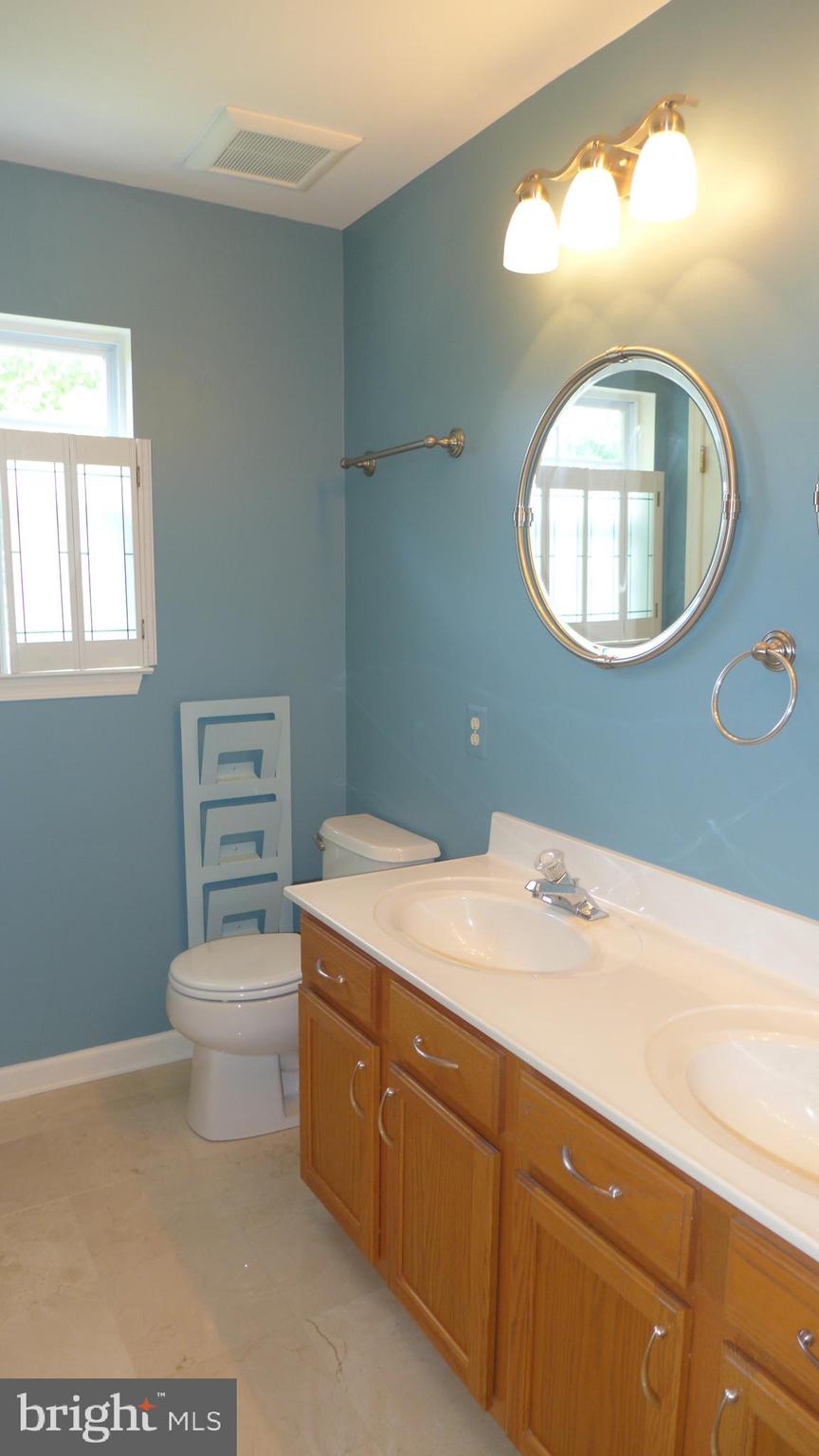 VINEYARD OAK - Residential Lease