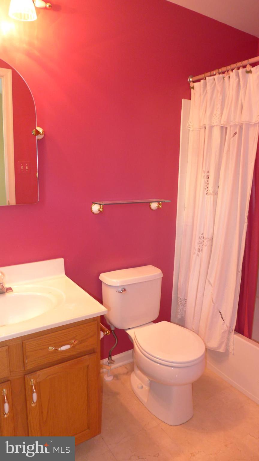 VINEYARD OAK - Residential Lease