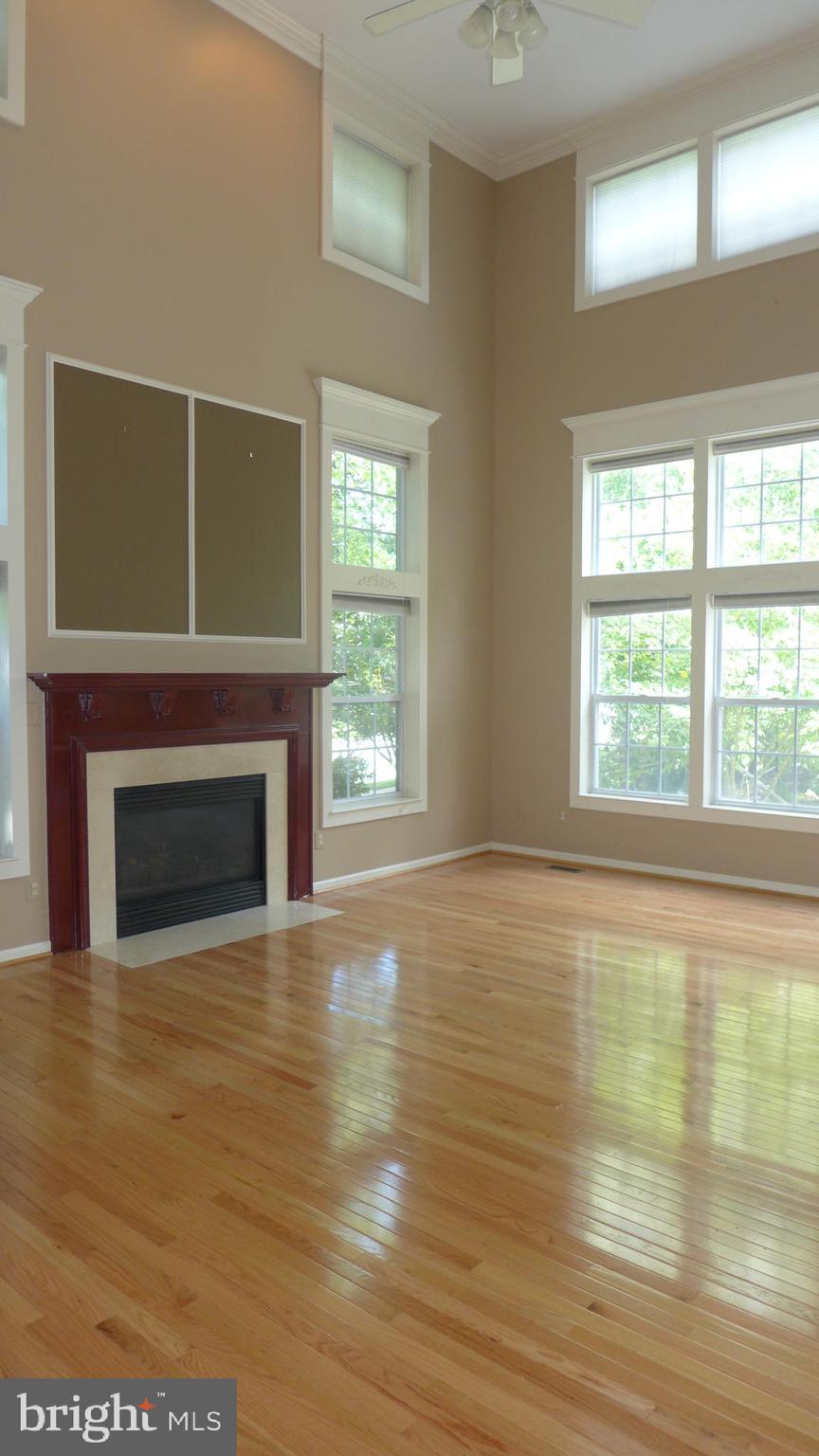 VINEYARD OAK - Residential Lease