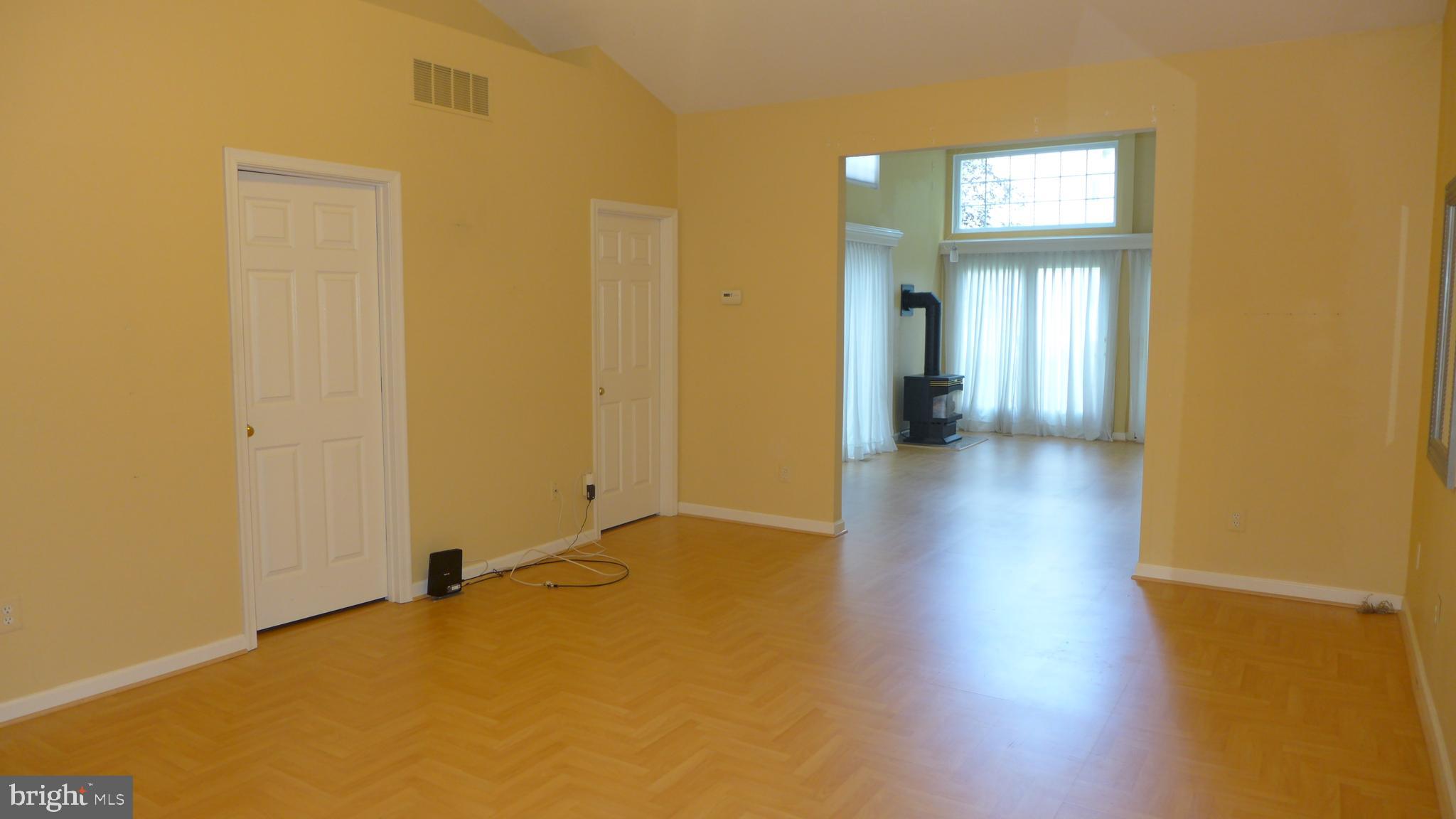 VINEYARD OAK - Residential Lease