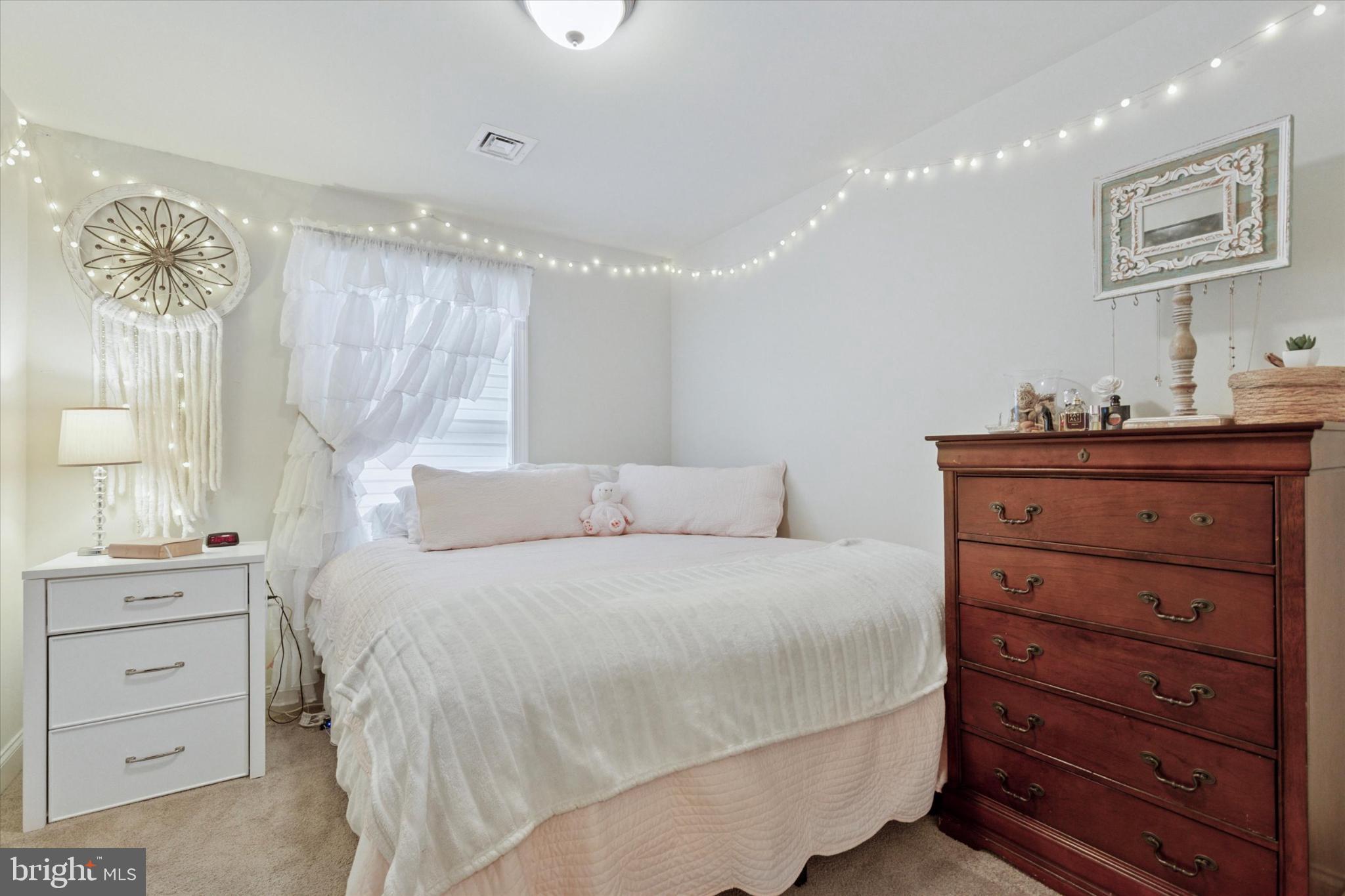 MERION POINTE - Residential