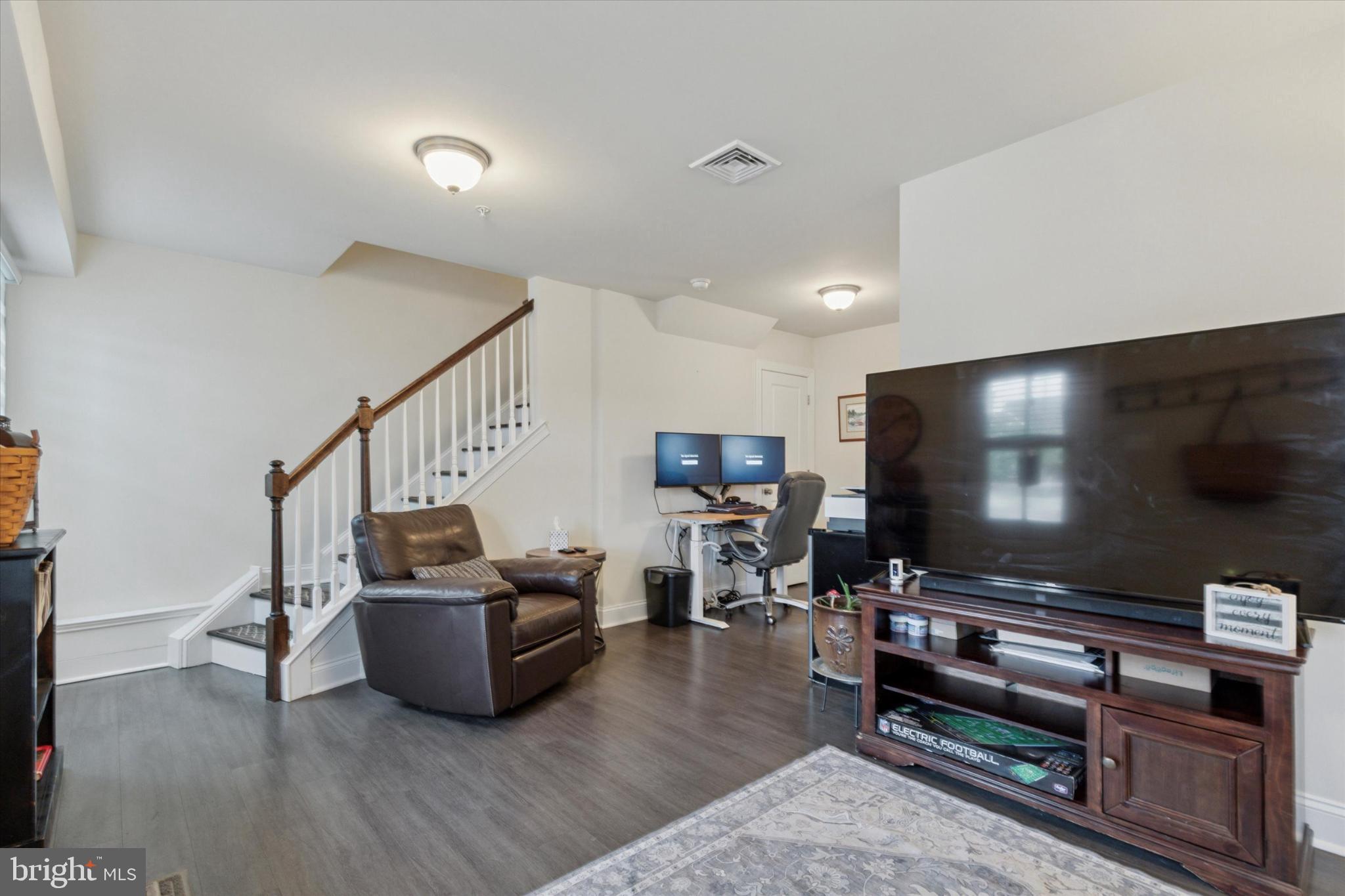 MERION POINTE - Residential