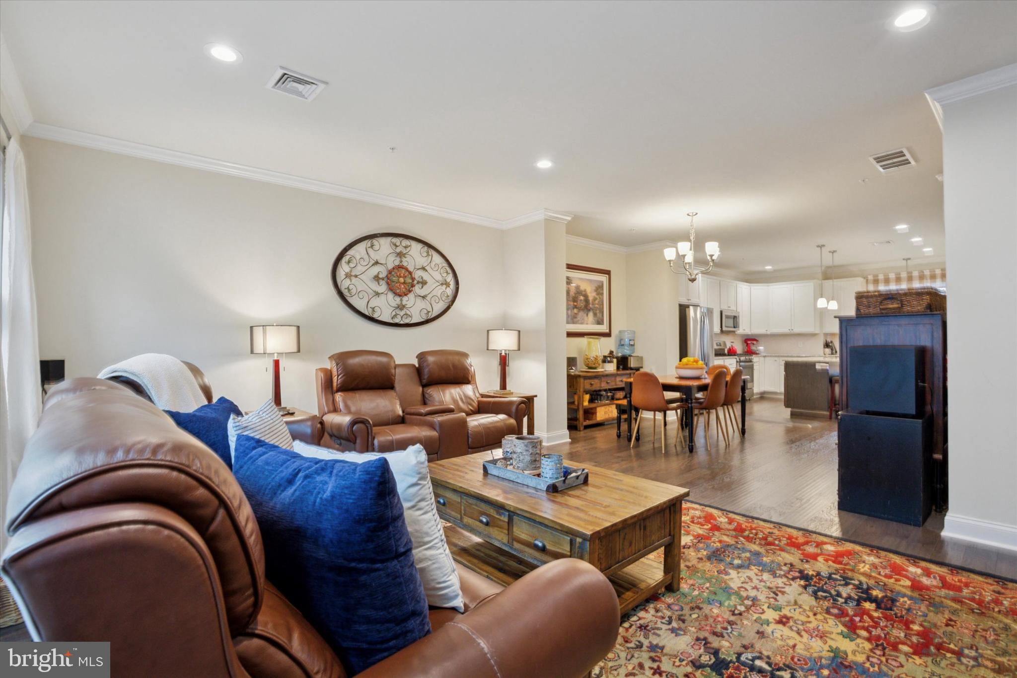 MERION POINTE - Residential