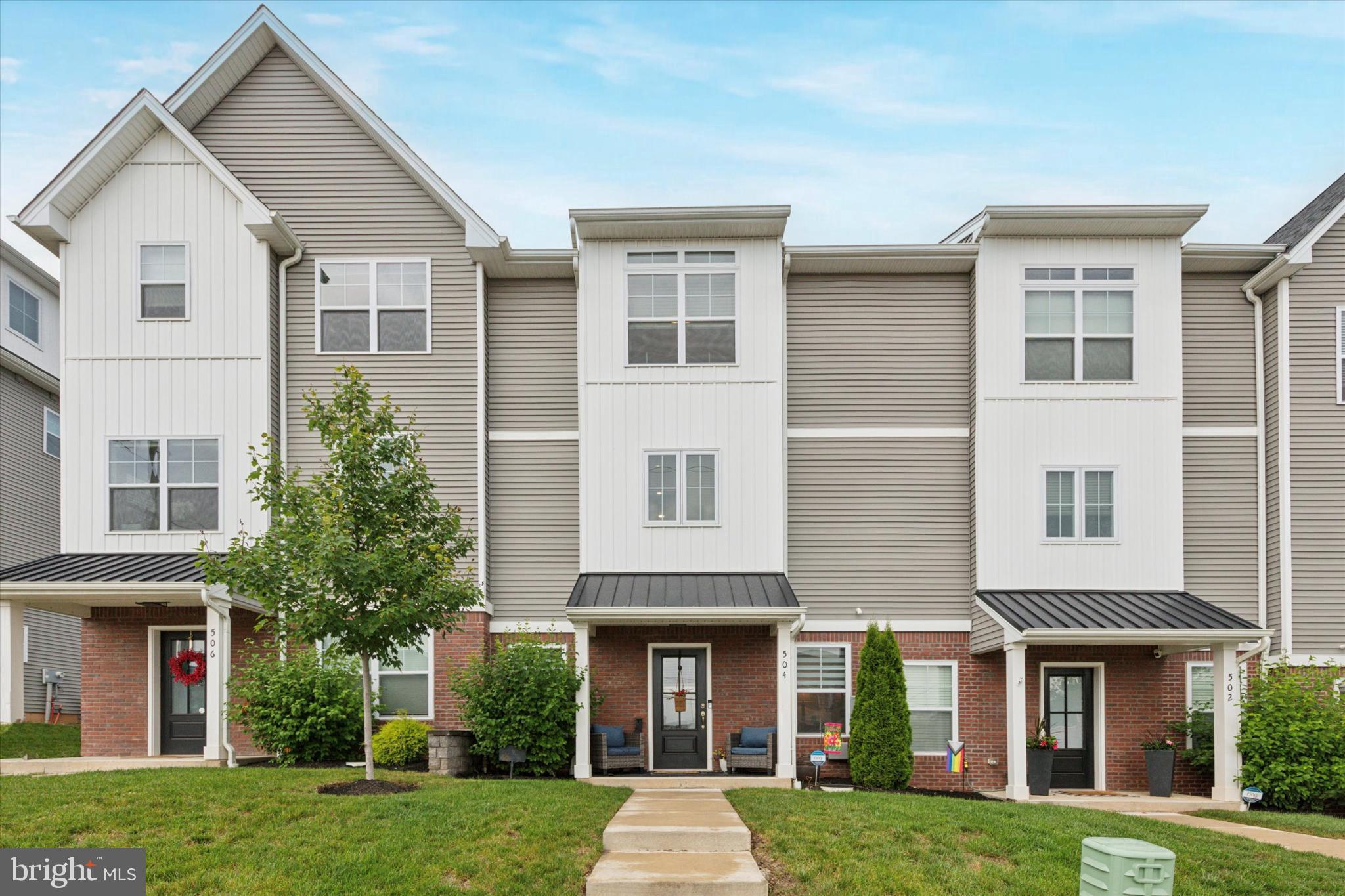 MERION POINTE - Residential