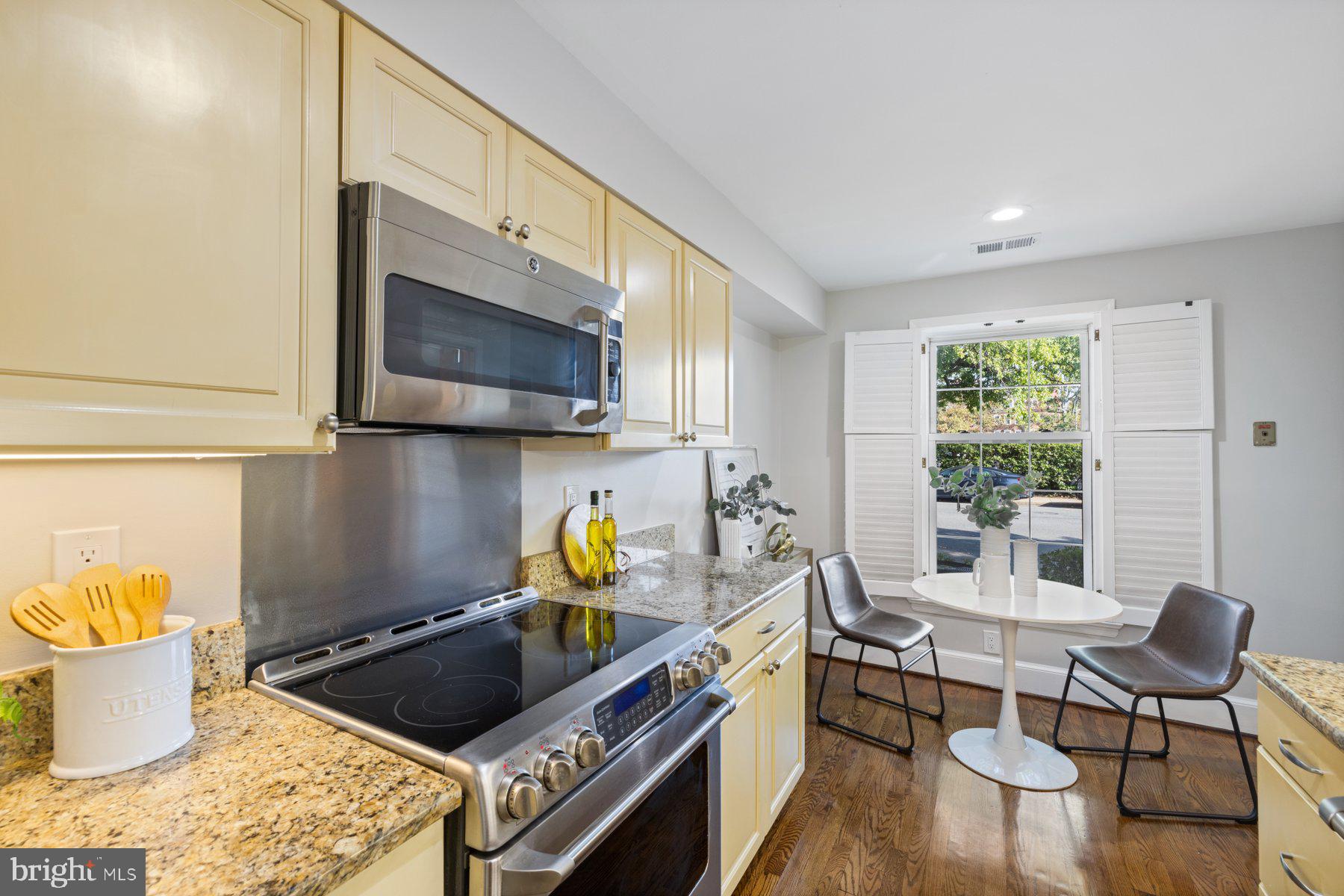 CANAL WAY - Residential