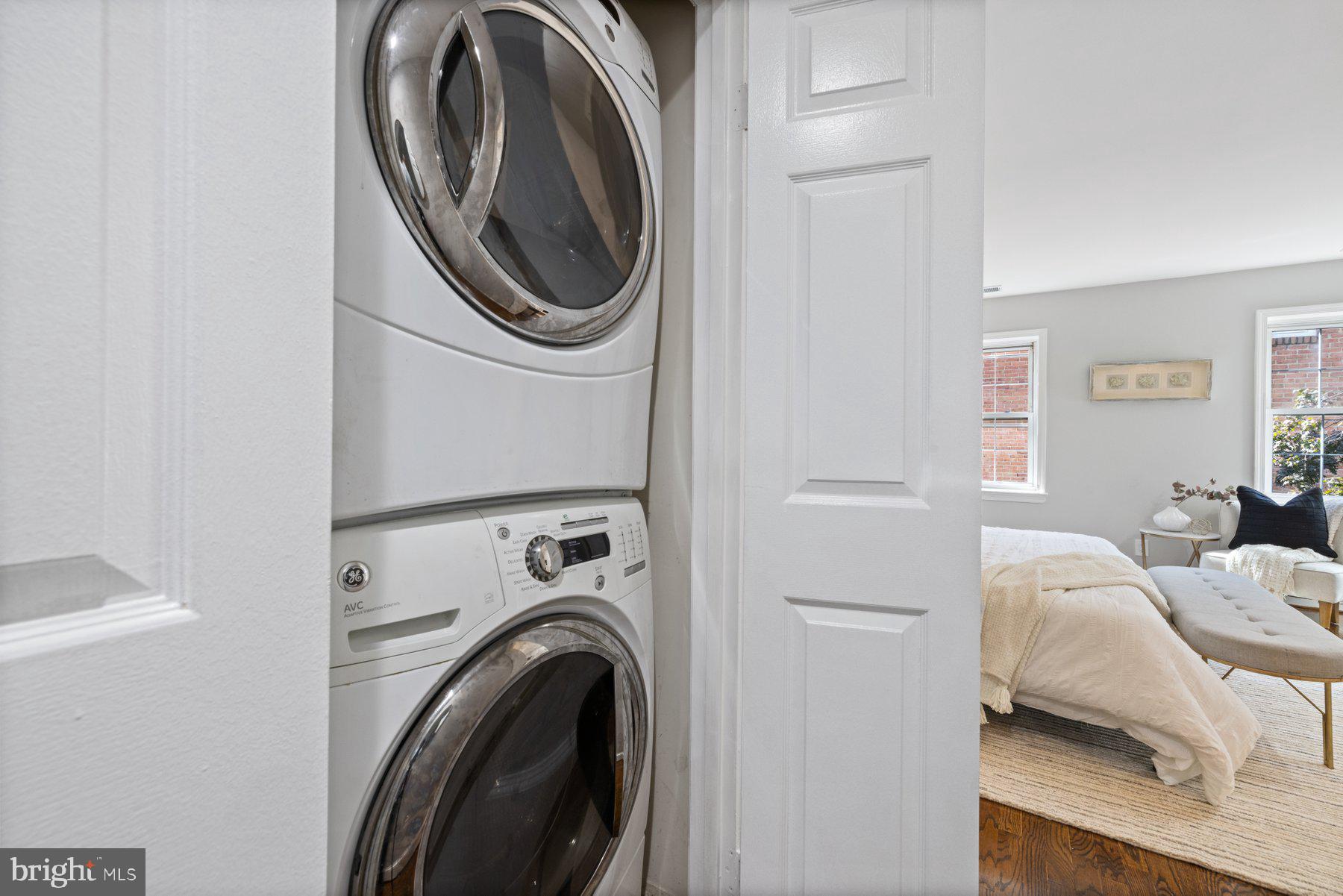 CANAL WAY - Residential