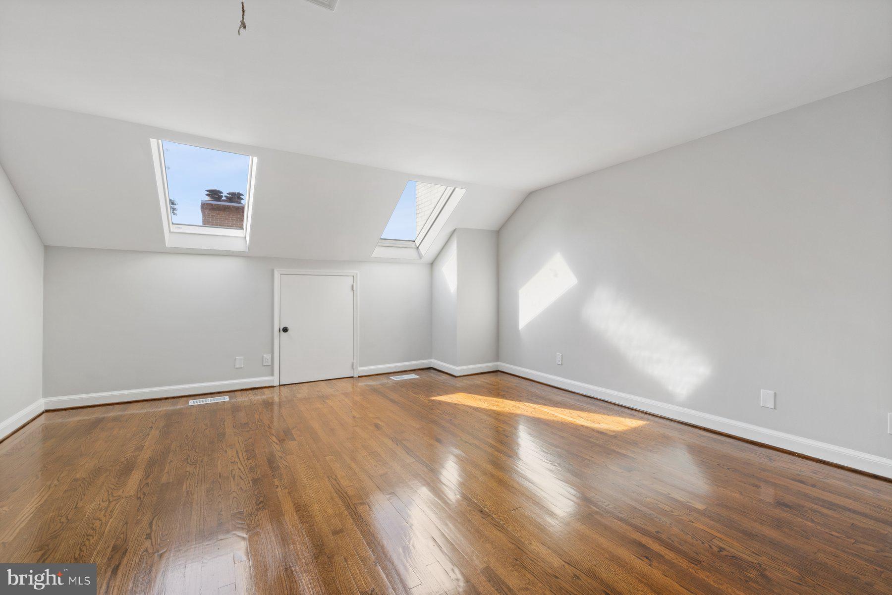 CANAL WAY - Residential