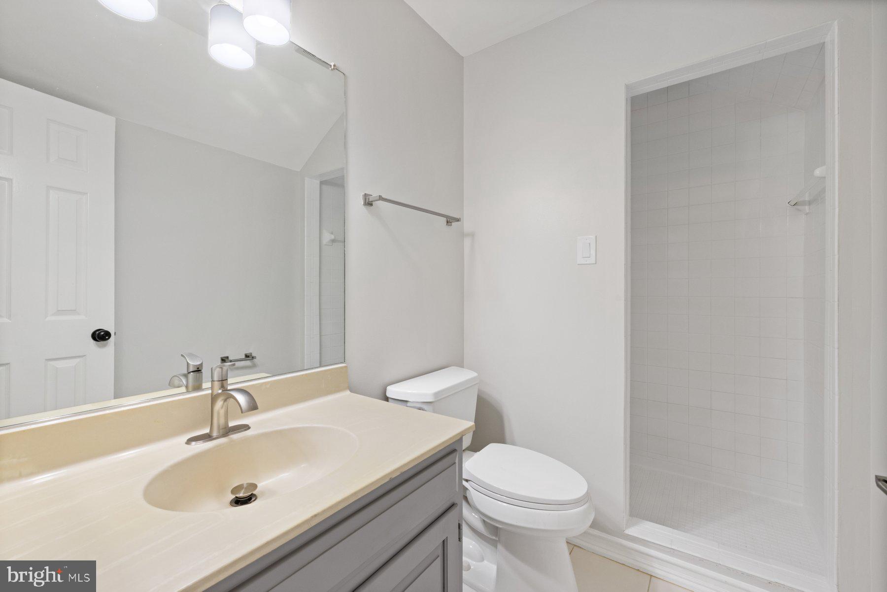 CANAL WAY - Residential