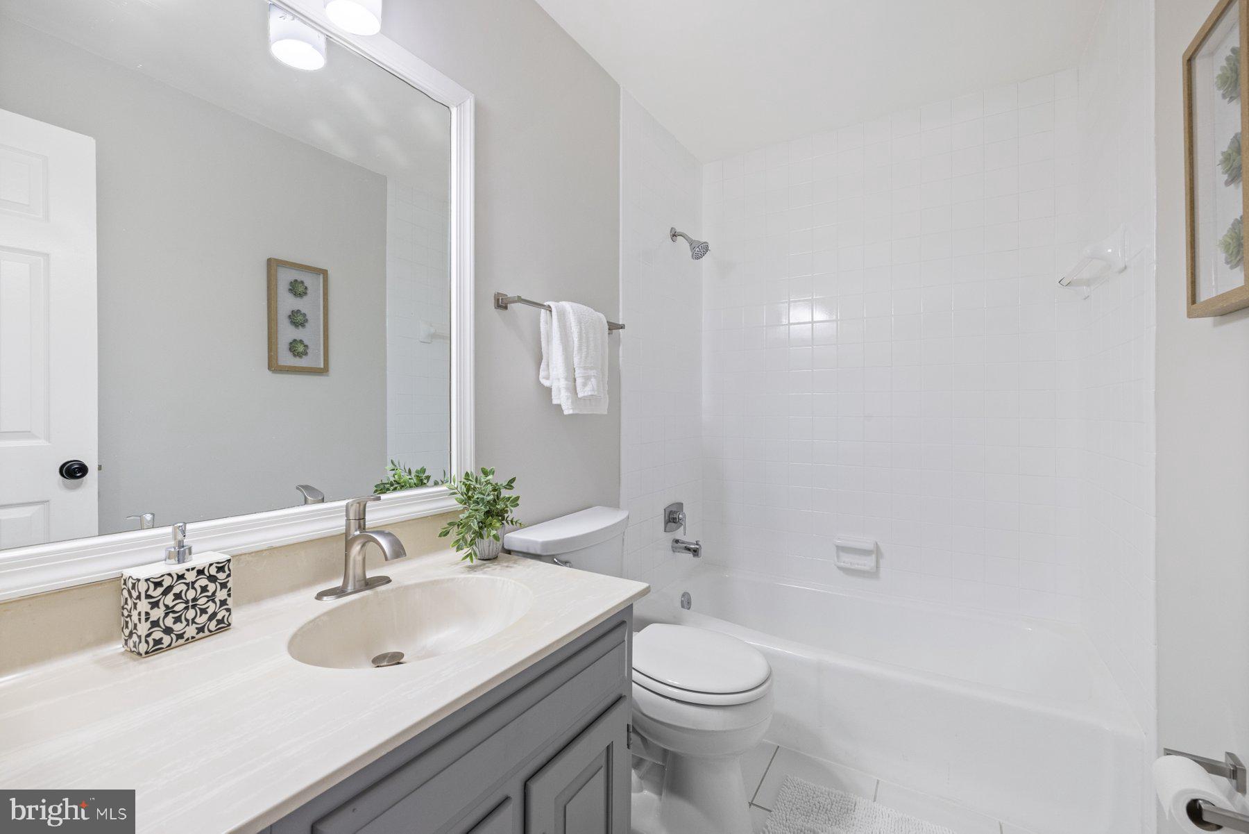 CANAL WAY - Residential