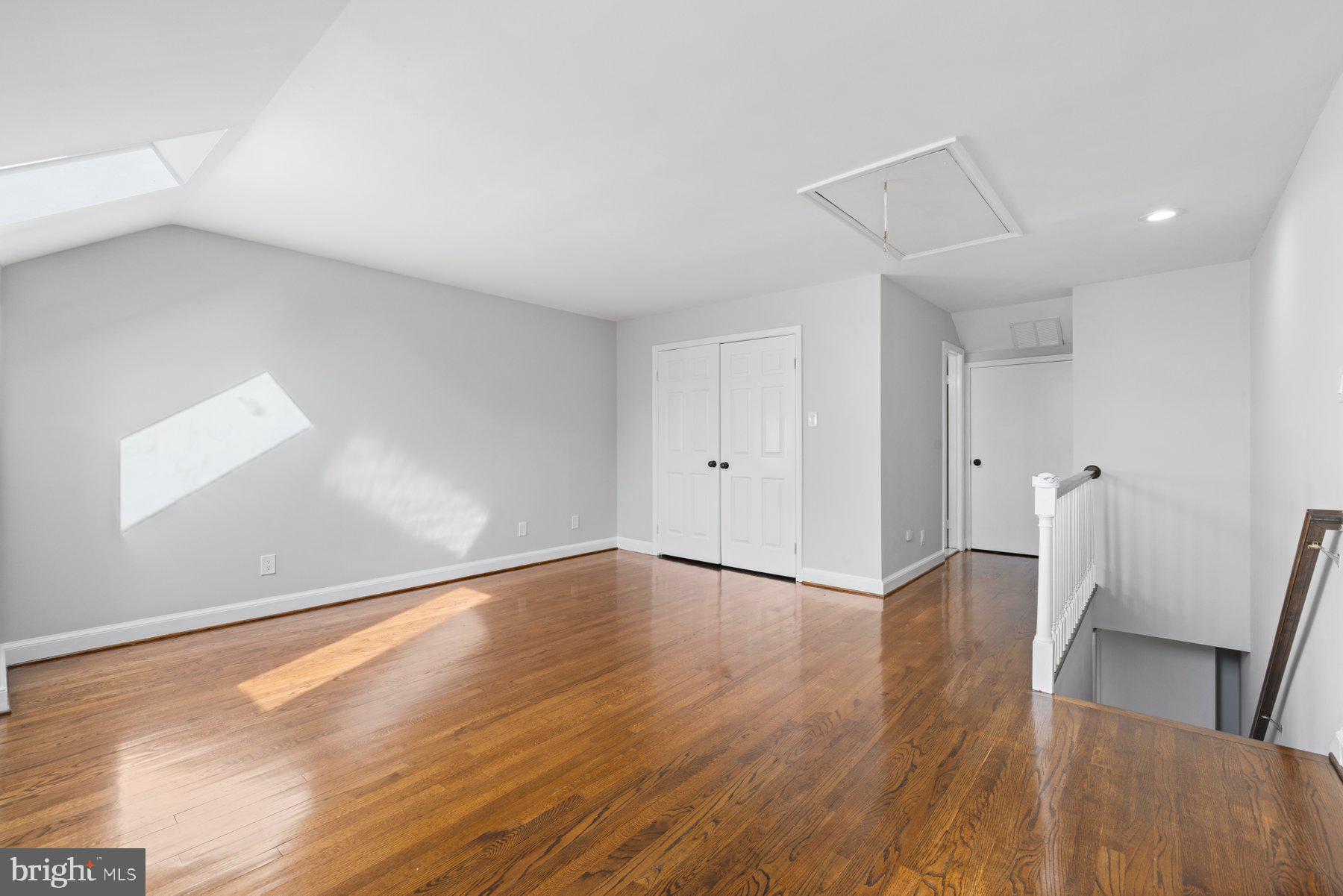 CANAL WAY - Residential