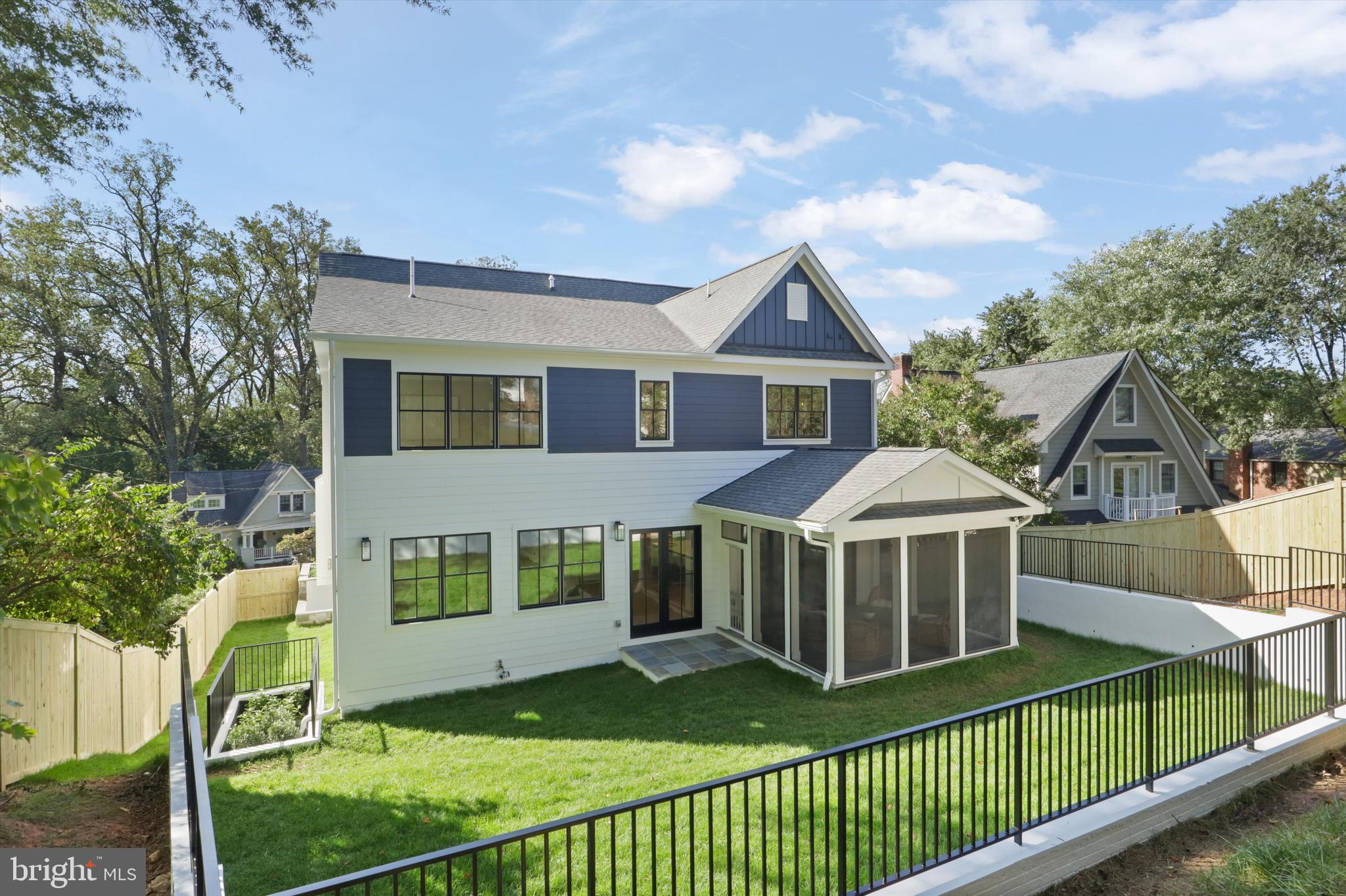 WOODMONT - Residential