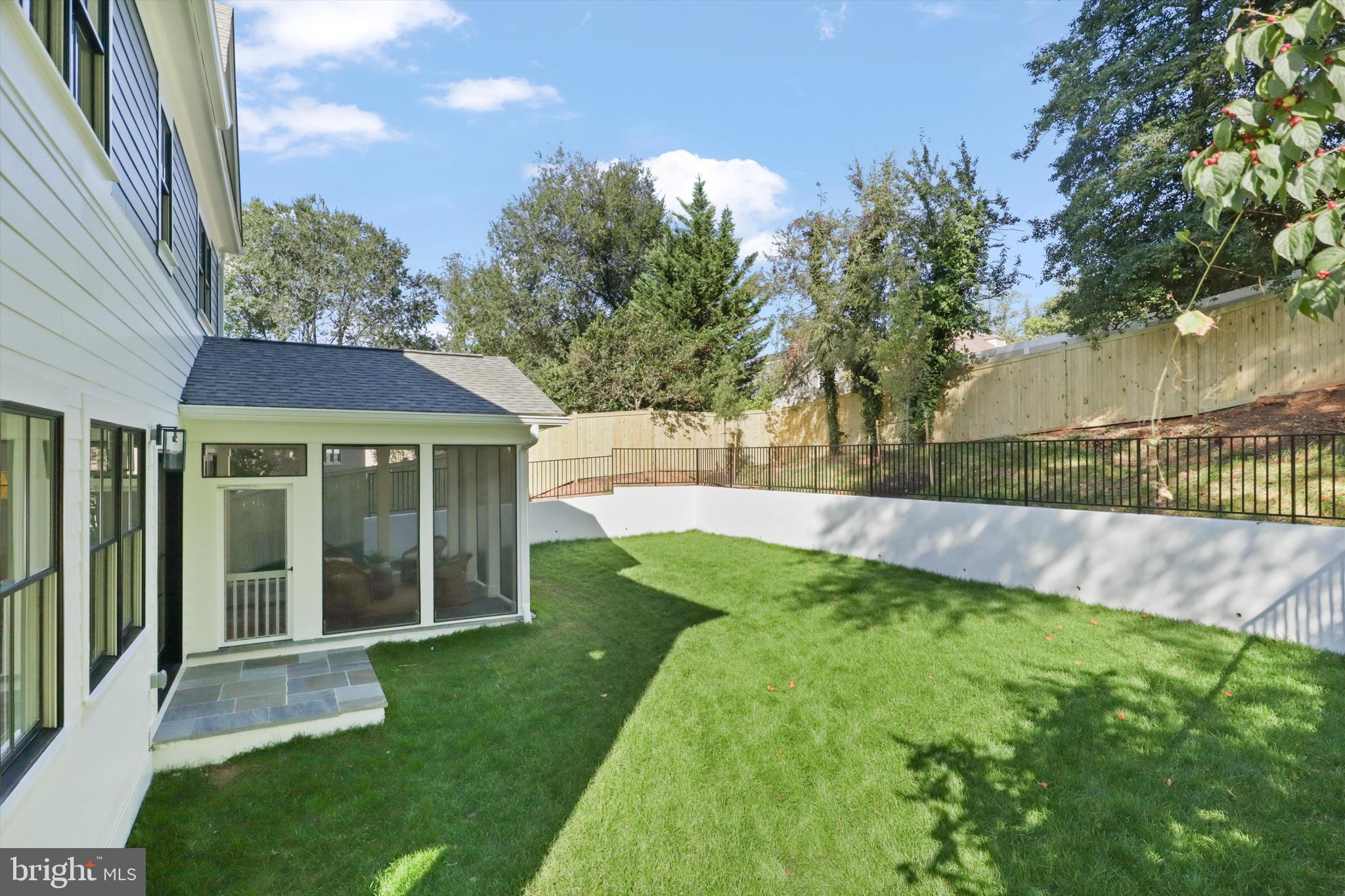 WOODMONT - Residential