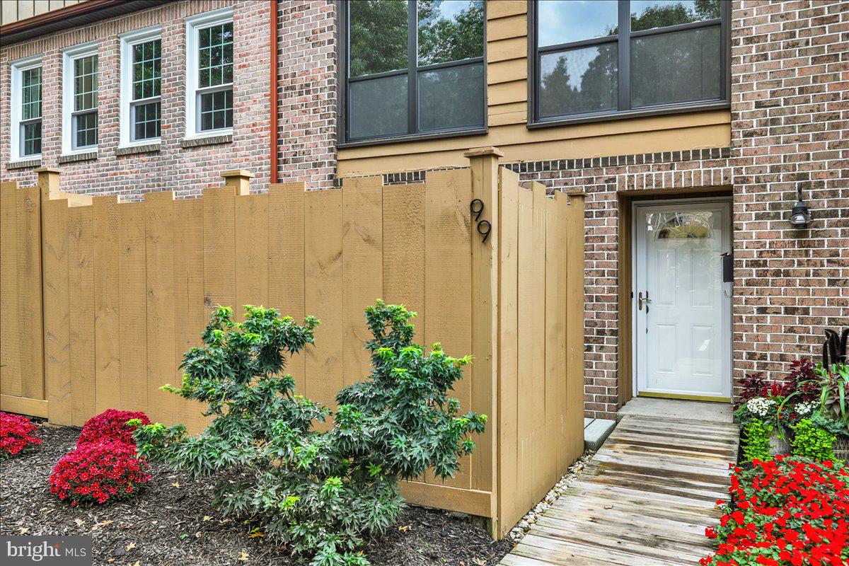 FLYING HILLS - Residential