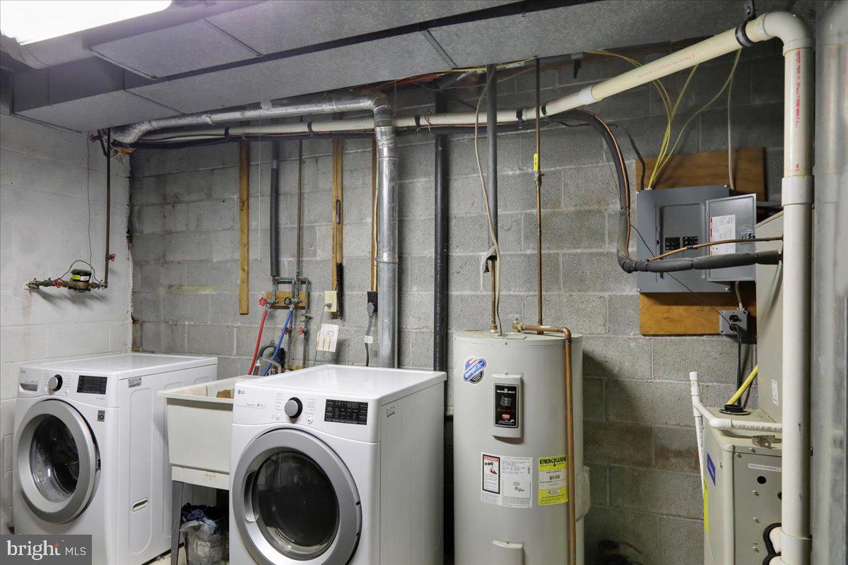 FLYING HILLS - Residential