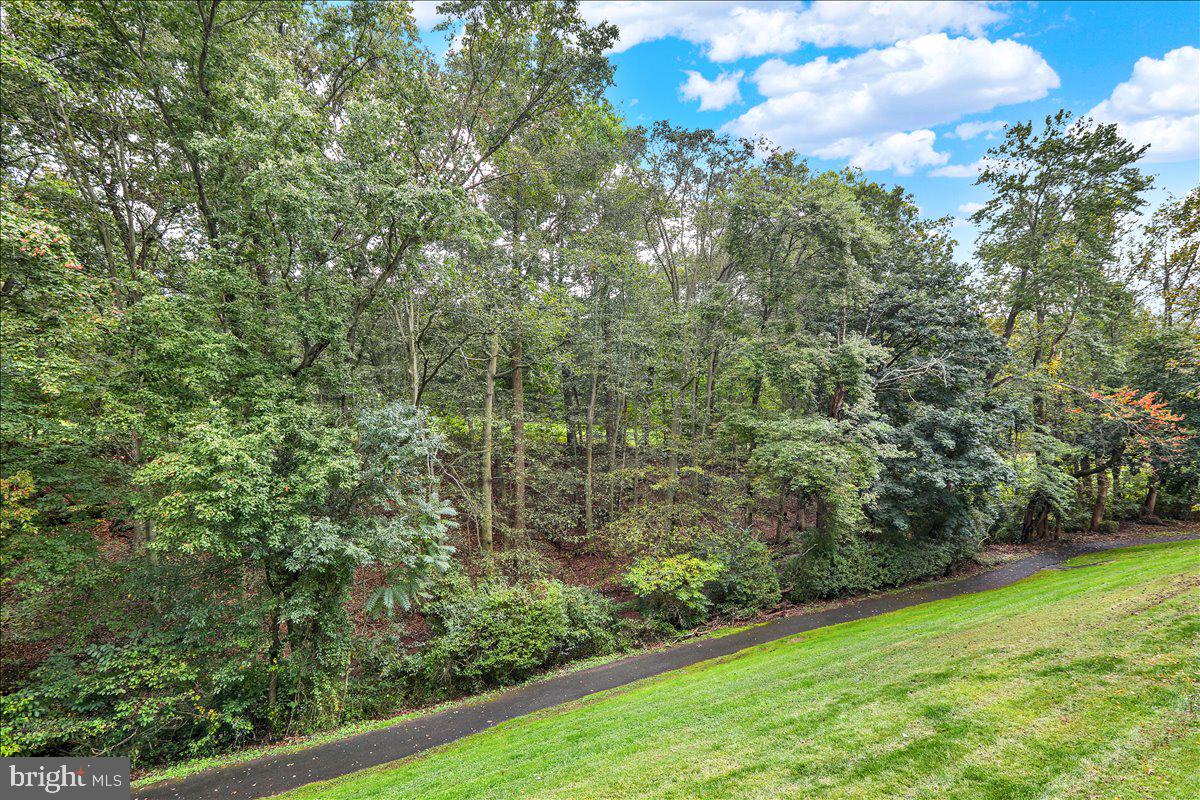 FLYING HILLS - Residential