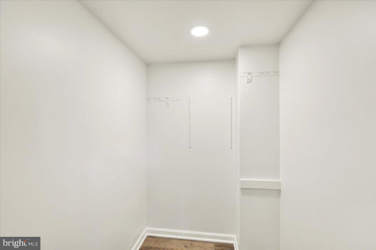 FLYING HILLS - Residential