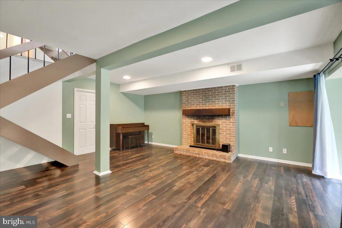 FLYING HILLS - Residential