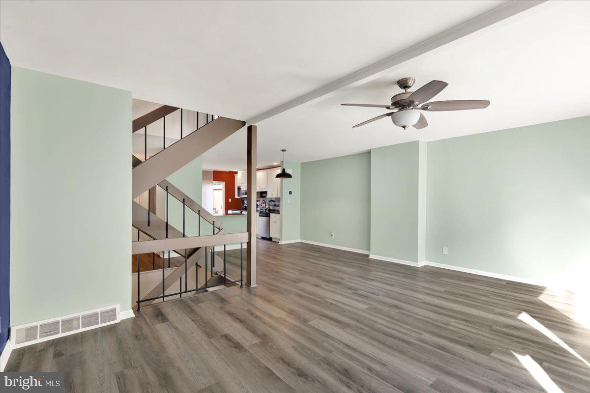 FLYING HILLS - Residential