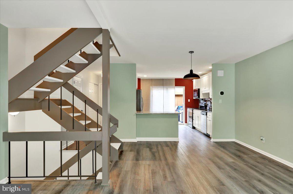 FLYING HILLS - Residential