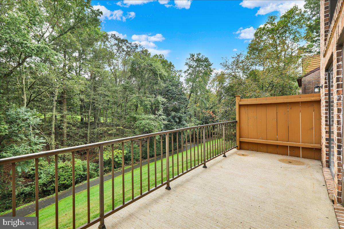 FLYING HILLS - Residential