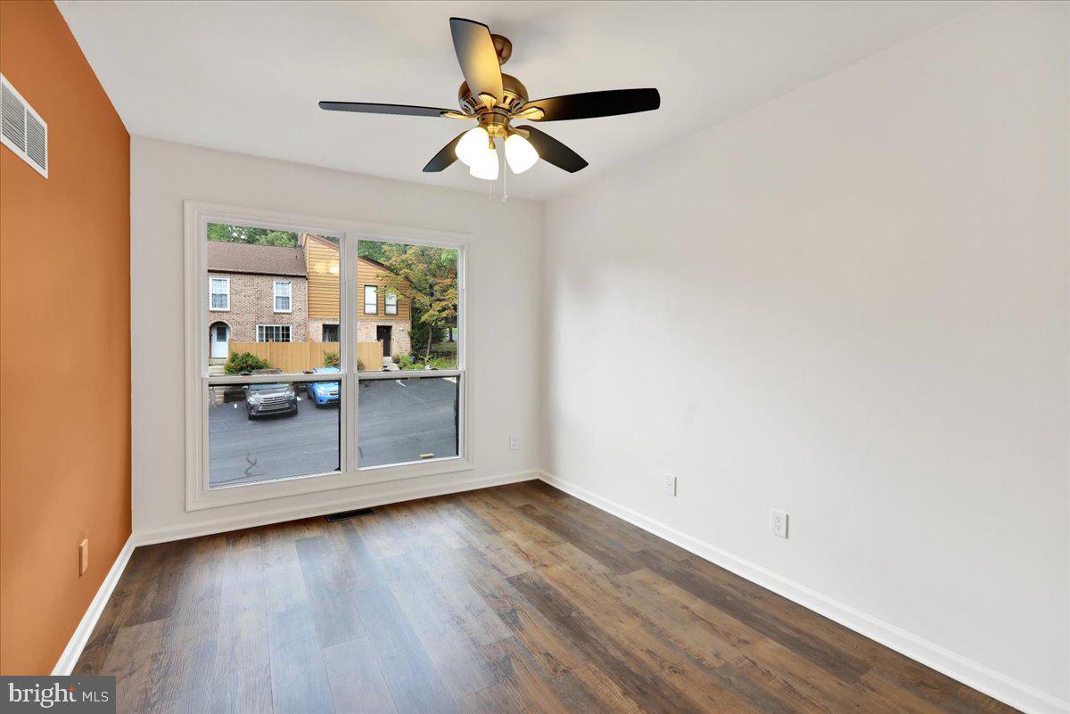 FLYING HILLS - Residential