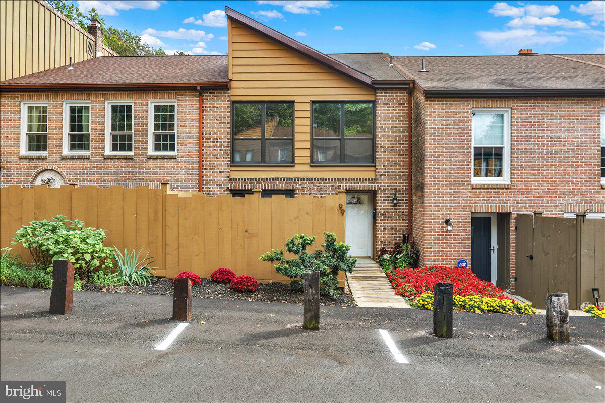 FLYING HILLS - Residential