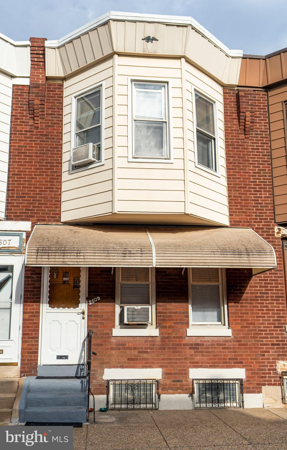 PORT RICHMOND - Residential Lease