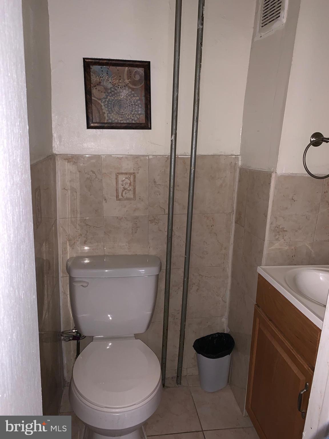 PORT RICHMOND - Residential Lease