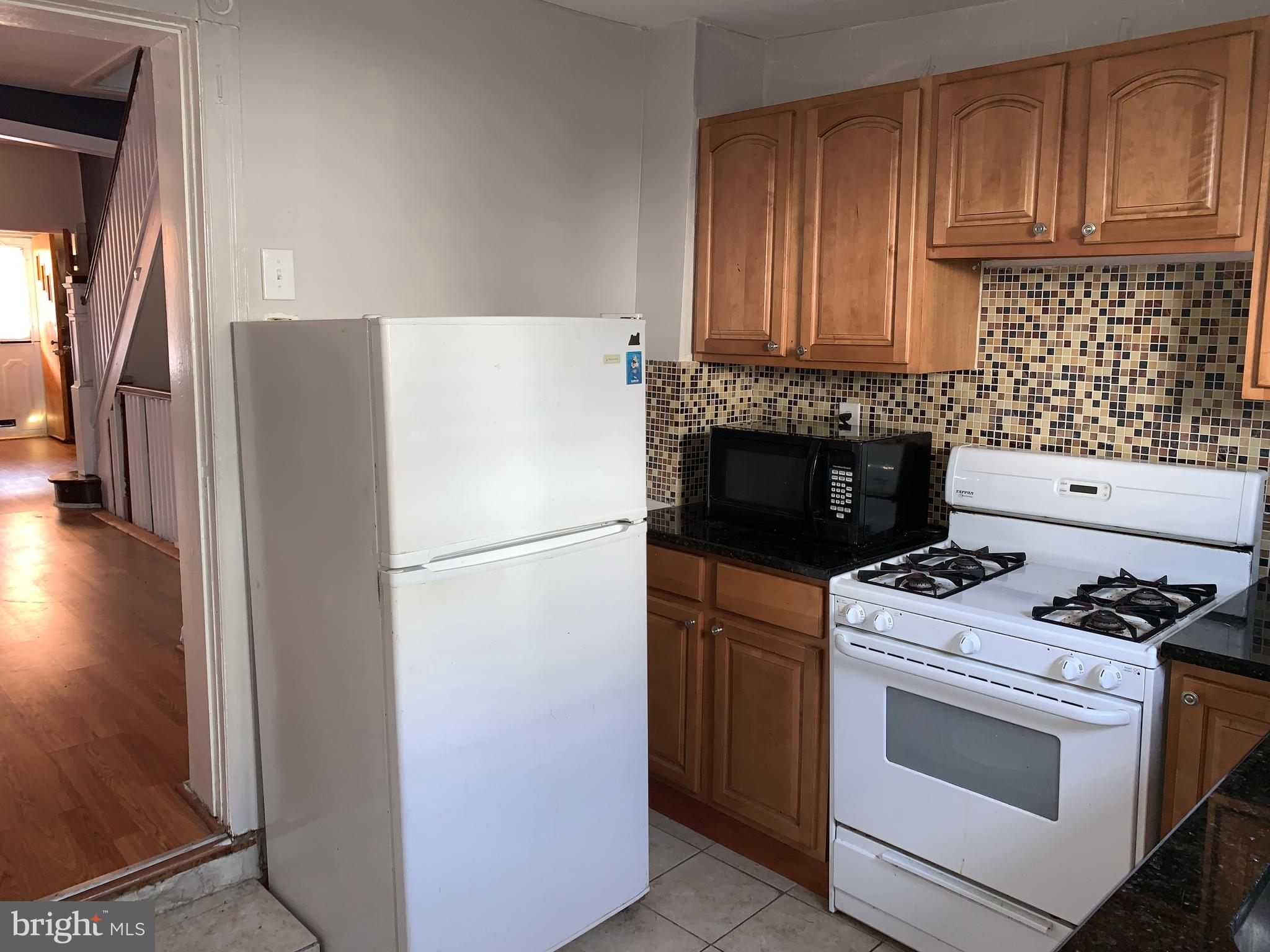 PORT RICHMOND - Residential Lease
